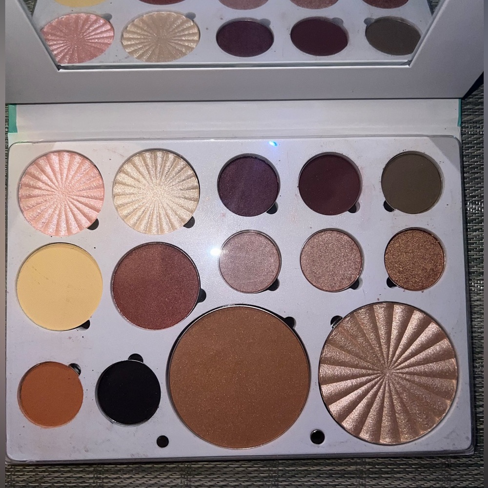 BRAND NEW OFRA Glow Into Winter Palette